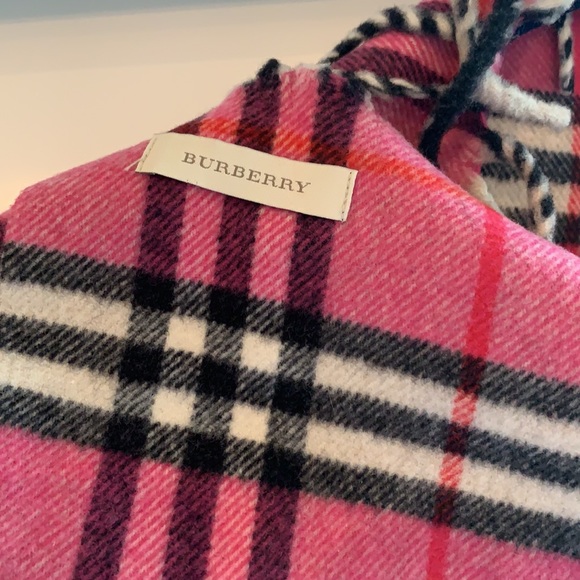 Burberry pink plaid fringe scarf - Picture 5 of 5